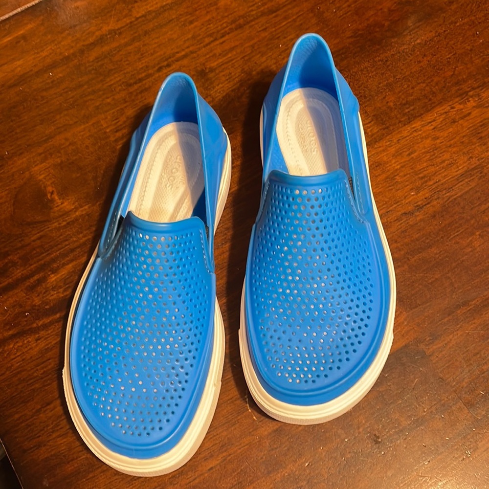 Boys Blue Crocs > Iconic Crocs Comfort